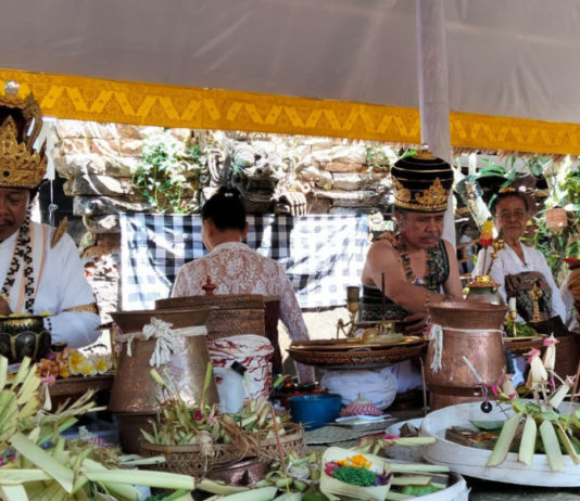 100 Tahun Belum Pernah Terlaksana, Desa Adat Kesiman Gelar Padudusan Agung di Pura Dalem Kahyangan