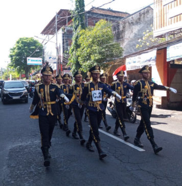 47 Regu Pelajar SMP Ramaikan Lomba Gerak Jalan HUT RI Ke-81 di Karangasem