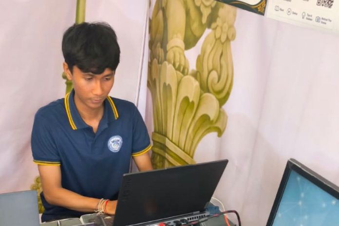 Bantu Penyandang Disabilitas, Mahasiswa Undiksha Rancang Teknologi Baca Niat Gerakan 1