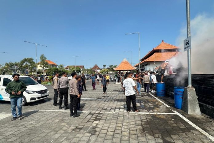 Bedeng Proyek Dan Kendaraan Terbakar Di Canggu, Kerugian Setengah Miliar 1