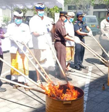 Berbagai Jenis Rokok Tanpa Cukai Dimusnahkan di Kejari Denpasar