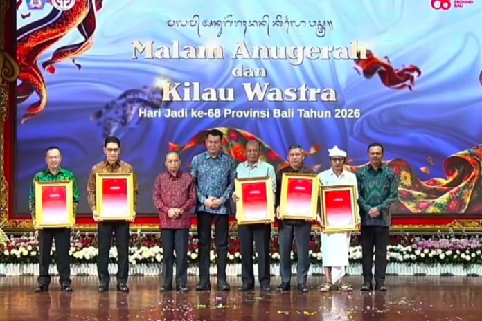 Dari Kapolda Adityajaya Hingga Kajati Setiawan, Gubernur Koster Anugerahkan Kerthi Bali Sewaka Nugraha Di Hari Jadi Ke 68 Provinsi 1