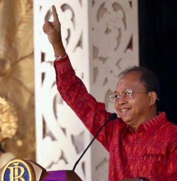 Dari Mahasiswa Matematika hingga Memimpin Bali, Wayan Koster Masuk “100 Alumni ITB Kebanggaan Almamater”