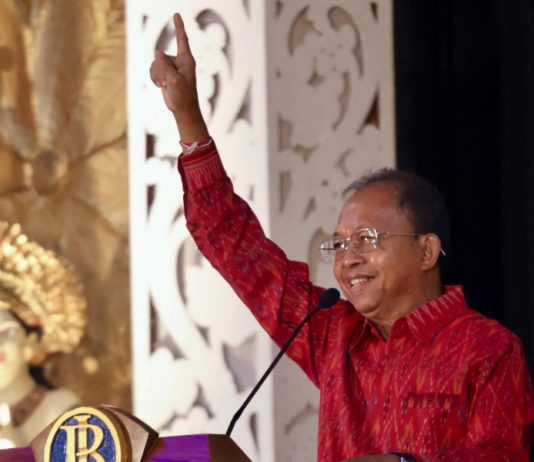 Dari Mahasiswa Matematika hingga Memimpin Bali, Wayan Koster Masuk “100 Alumni ITB Kebanggaan Almamater”