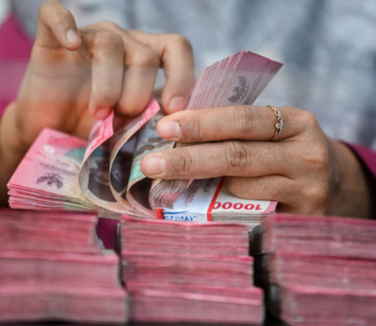 Defisit Neraca Perdagangan Indonesia Sebabkan Melemahnya Kurs Rupiah