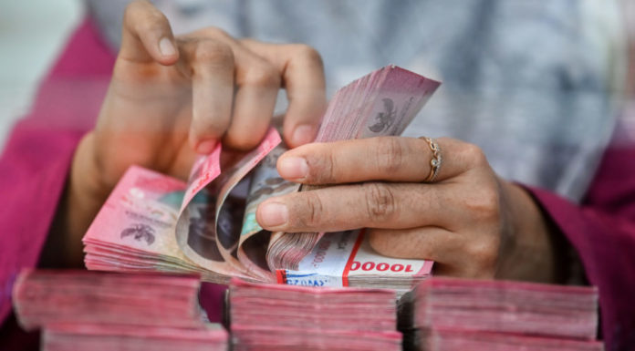 Defisit Neraca Perdagangan Indonesia Sebabkan Melemahnya Kurs Rupiah