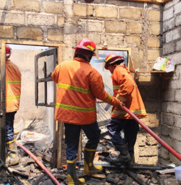 Diduga Korsleting Listrik, Dua Rumah Desa Bukit Ludes Terbakar