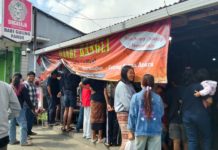 Dipadati Warga, Babi Guling Gratis dari Gubernur Koster di Warung Pande Bangli Ludes dalam 2 Jam