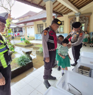 Dukung Program MBG, Polsek Tampaksiring Kawal Distribusi 2.798 Porsi Makanan Bergizi