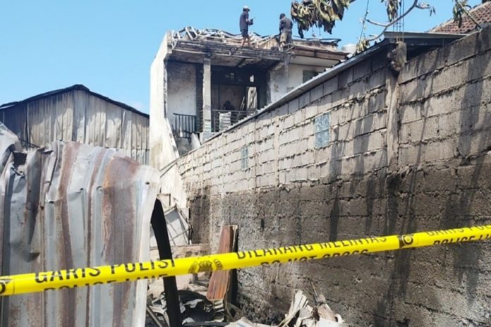 Gaji Ludes Dalam Kebakaran Di Panjer, Buruh Proyek Blitar Menangis 1