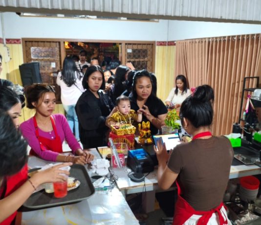Gubernur Koster Berbagi di Tumpek Krulut, Bichito Coffee di Buleleng Gratiskan 700 Cangkir Kopi