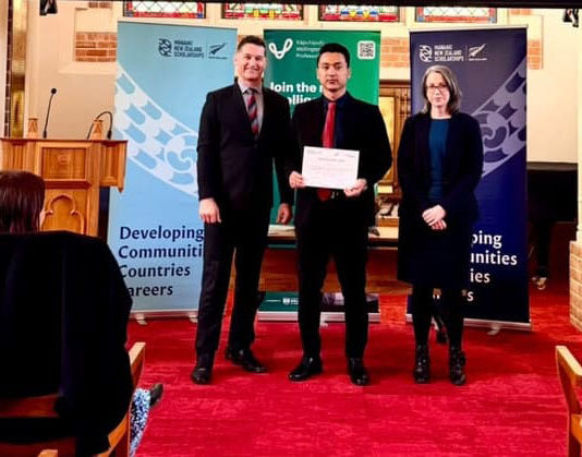 Guru SDN 2 Tegaljadi Lolos Beasiswa NZELTO
