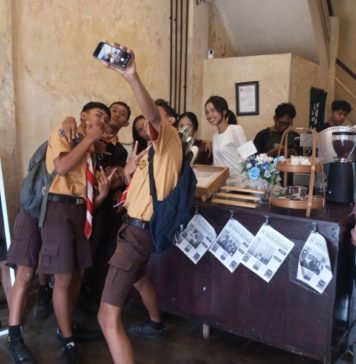 Jadi Lokasi Traktiran Gubernur Koster, Warung Kopi Sumber Rejeki Ramai Dikunjungi
