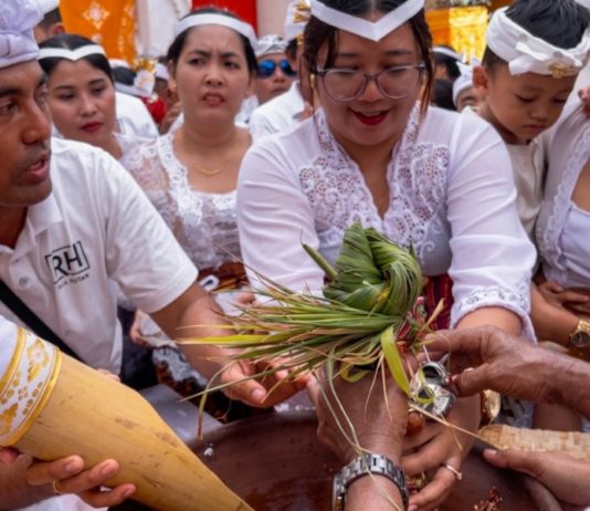 Jelang Upacara “Ngenteg Linggih,” Paibon Bedauh Karangsari Gelar Melaspas hingga Yasa Kerti