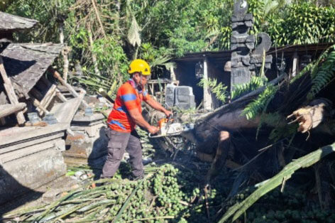 Karangasem Diterjang Angin Kencang, Rumah dan Pelinggih Warga Alami Kerusakan Parah