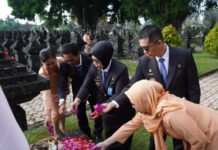 Kenang Jasa Para Pahlawan, Kemenkum Bali Tabur Bunga di TMP Margarana