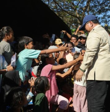 Kunjungi NTT, Prabowo Lihat Langsung Kondisi Terdampak Gempa di Nagekeo
