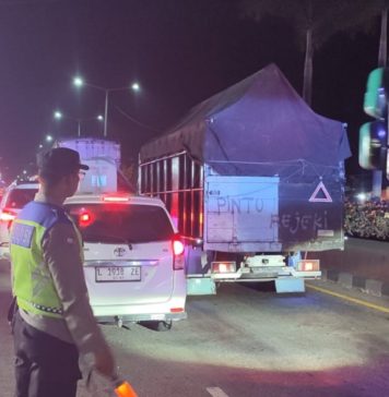 Libur Panjang, Antrean Kendaraan ke Jawa di Gilimanuk Capai Satu Kilometer
