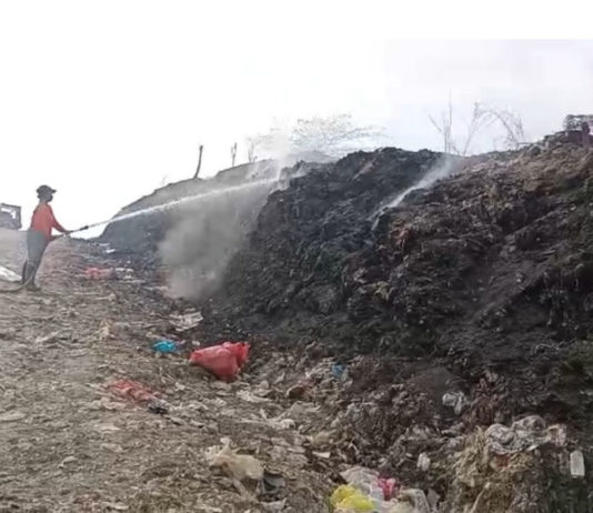 Lima Hari Pascaledakan Gas Metan, TPA Mandung Masih Dikepung Kepulan Asap