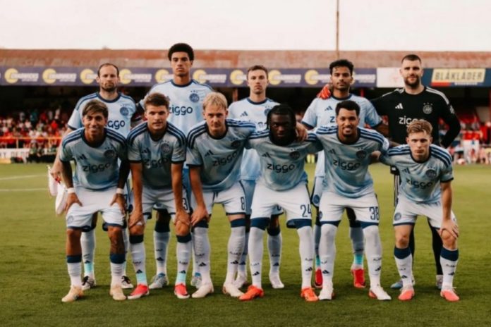 Maarten Paes Tampil Penuh, Ajax Lolos Ke Play Off Liga Conference 1