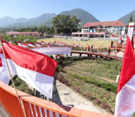Menko PMK hingga Kepala BNPB Peringati HUT ke-81 RI di Lokasi Bencana