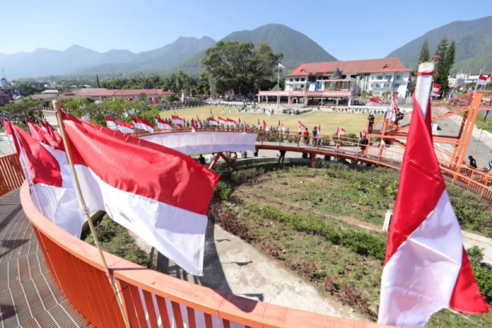 Menko PMK Hingga Kepala BNPB Peringati HUT Ke 81 RI Di Lokasi Bencana 1