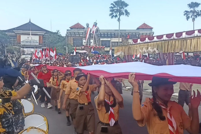Merah Putih 100 Meter Warnai Parade Singasana 1