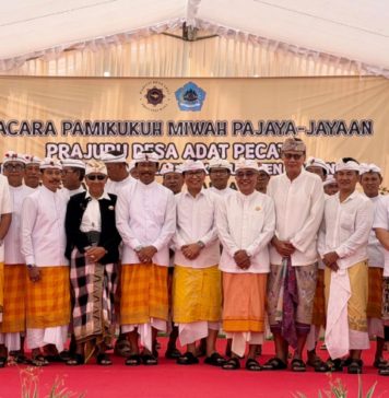 Pamikukuh Prajuru Desa Adat Pecatu Periode 2026-2031, Bupati Adi Arnawa Tekankan Sinergi Pemerintah dan Desa Adat