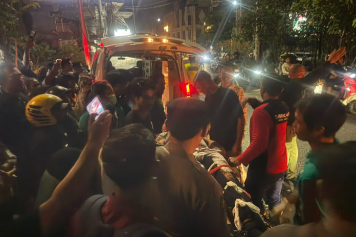 Penerangan Minim Di Jembatan Legian, WNA Jatuh Hingga Kakinya Patah 1