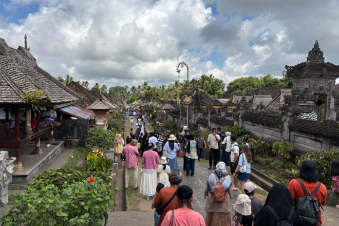 Penglipuran Tutup Kunjungan Wisata 6 September 1