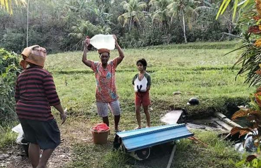 Penuhi Kebutuhan di Musim Kemarau, Warga Pendem Manistutu Manfaatkan Air Kubangan