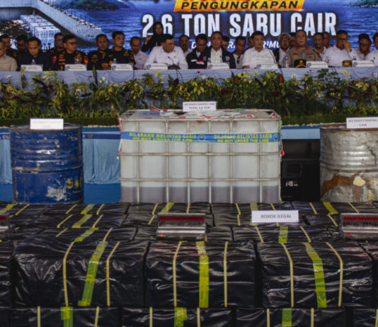 BNN Ungkap Penyelundupan 2,6 Ton Sabu Cair dan 1,3 Ton Ketamin Berkaitan