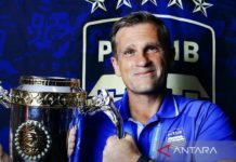 Persib Bidik Kemenangan Lawan Persija di Semifinal Piala Presiden