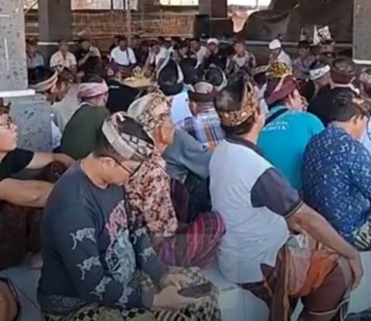 Persoalan Kajang-Tirta, Pengurus Pura Kawitan Tangkas Kori Agung Disanksi Adat