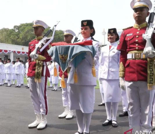 Perwakilan Kalbar Dipercaya Jadi Pembawa Baki dalam Upacara HUT ke-81 RI