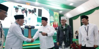 Prabowo Terima Kartu Anggota Seumur Hidup NU