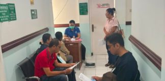 Puluhan Warga CKG Tumpek Krulut di RSUD Dharma Yadnya