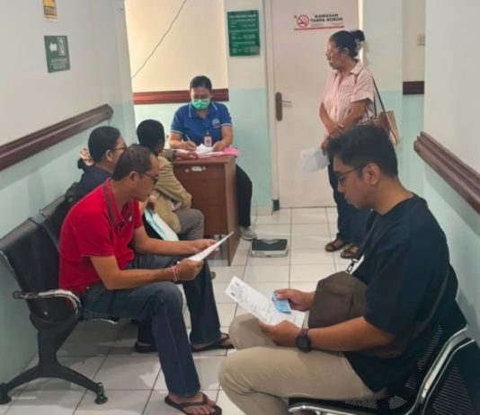 Puluhan Warga CKG Tumpek Krulut di RSUD Dharma Yadnya
