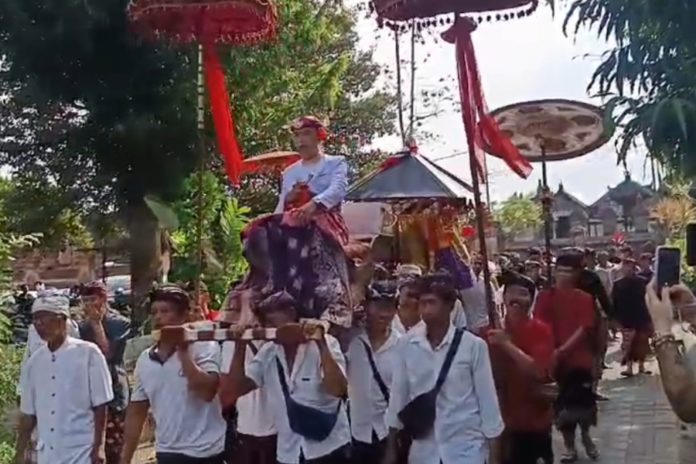 Puri Agung Singasana Gelar Pawiwahan, Gong Beri Dan Joli Kerajaan Iringi Prosesi Peminangan 1