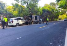 Mobil dan Bus Terlibat Kecelakaan di Hutan Penginuman, Dua Guru Asal Banyuwangi Tewas