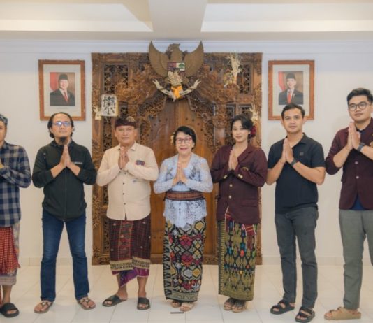 Revitalisasi Tari Rejang Keraman, Tim PISN Hadirkan Inovasi Pembelajaran Digital di Desa Kedis