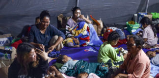 Ribuan Warga Bertahan di Pengungsian Pascagempa NTT