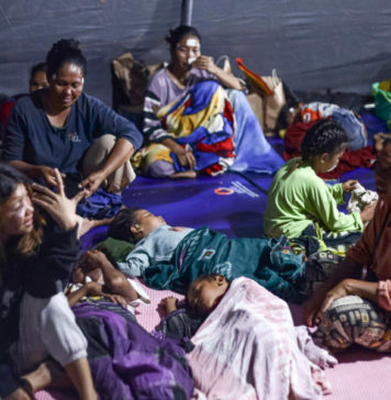 Ribuan Warga Bertahan di Pengungsian Pascagempa NTT