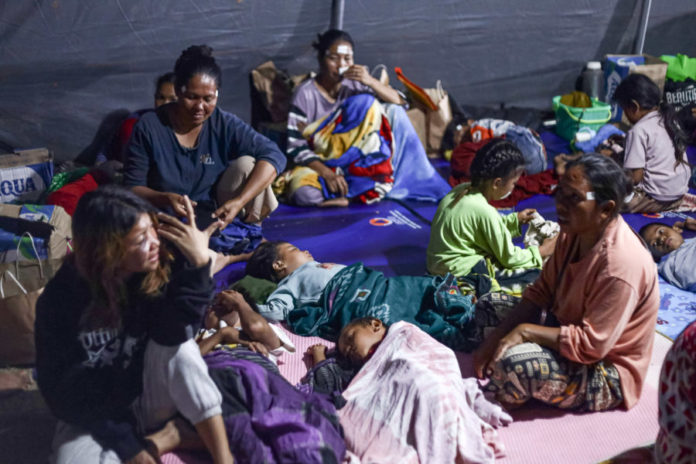 Ribuan Warga Bertahan Di Pengungsian Pascagempa NTT 1
