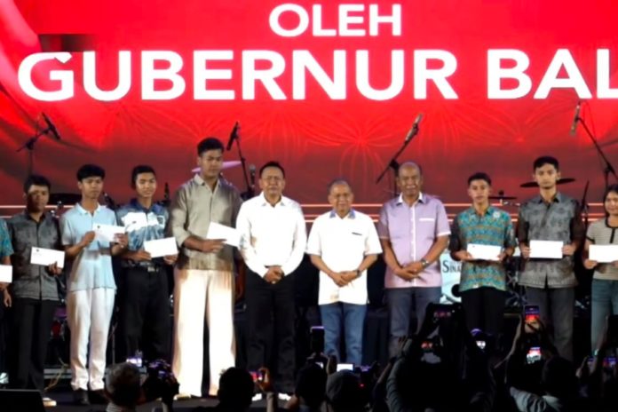 Ribuan Warga Padati Konser Tumpek Krulut, Gubernur Koster Ajak Lestarikan Warisan Leluhur Bali 1
