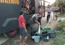 Salurkan Air Bersih ke Manistutu, Polisi Kerahkan Water Cannon