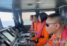 SAR Cari 5 Penumpang KMP Putri Yasmin di Selat Lombok