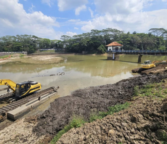 Sedimen Bendungan Telaga Tunjung Mulai Dikeruk