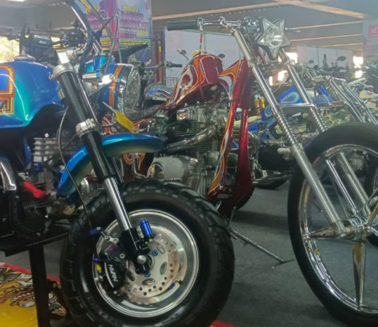 Tampilkan Berbagai Kreativitas Modifikasi, Ratusan Seniman “Kuda Besi” Berkompetisi di Bali