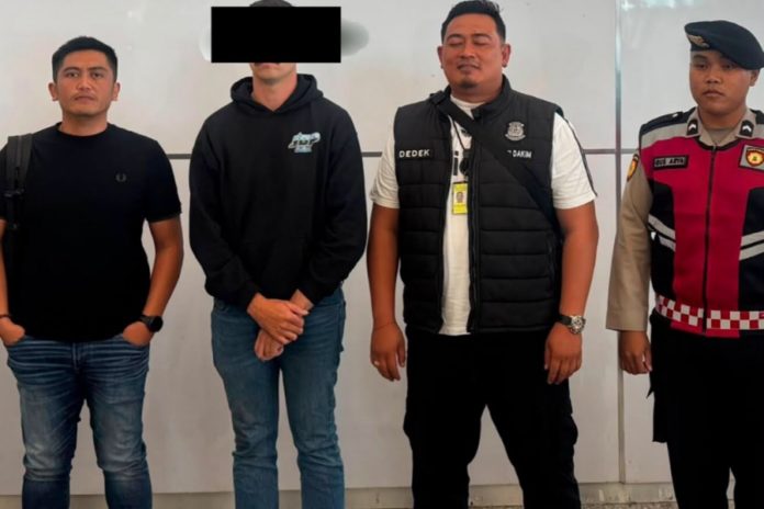 Terlibat Aksi Asusila Di Berawa, WNA Asal Australia Diamankan Di Bandara Ngurah Rai 1